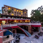 אתר נופש Grand Yazici Club Marmaris Palace 4*