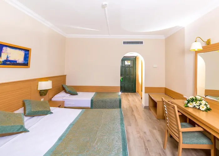 Grand Yazici Club Marmaris Palace 4* İçmeler
